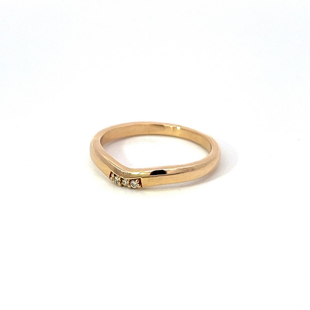 Curved Band with Three Diamonds in Yellow Gold