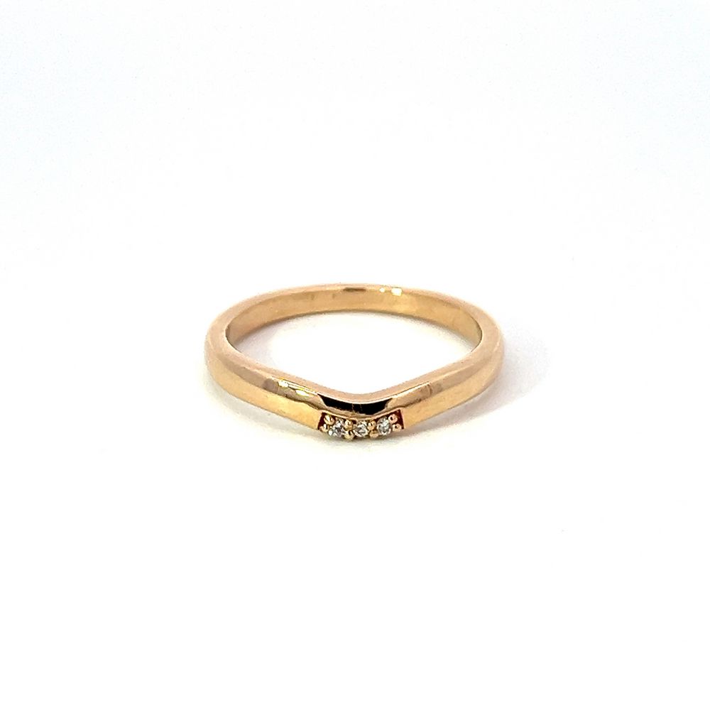 Curved Band with Three Diamonds in Yellow Gold