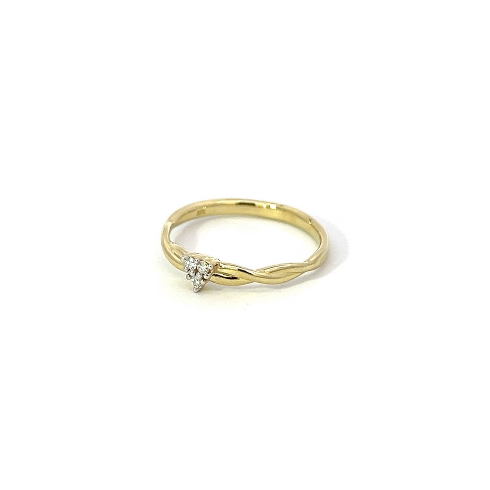 Petite Twist Tri-Diamond Ring in Yellow Gold