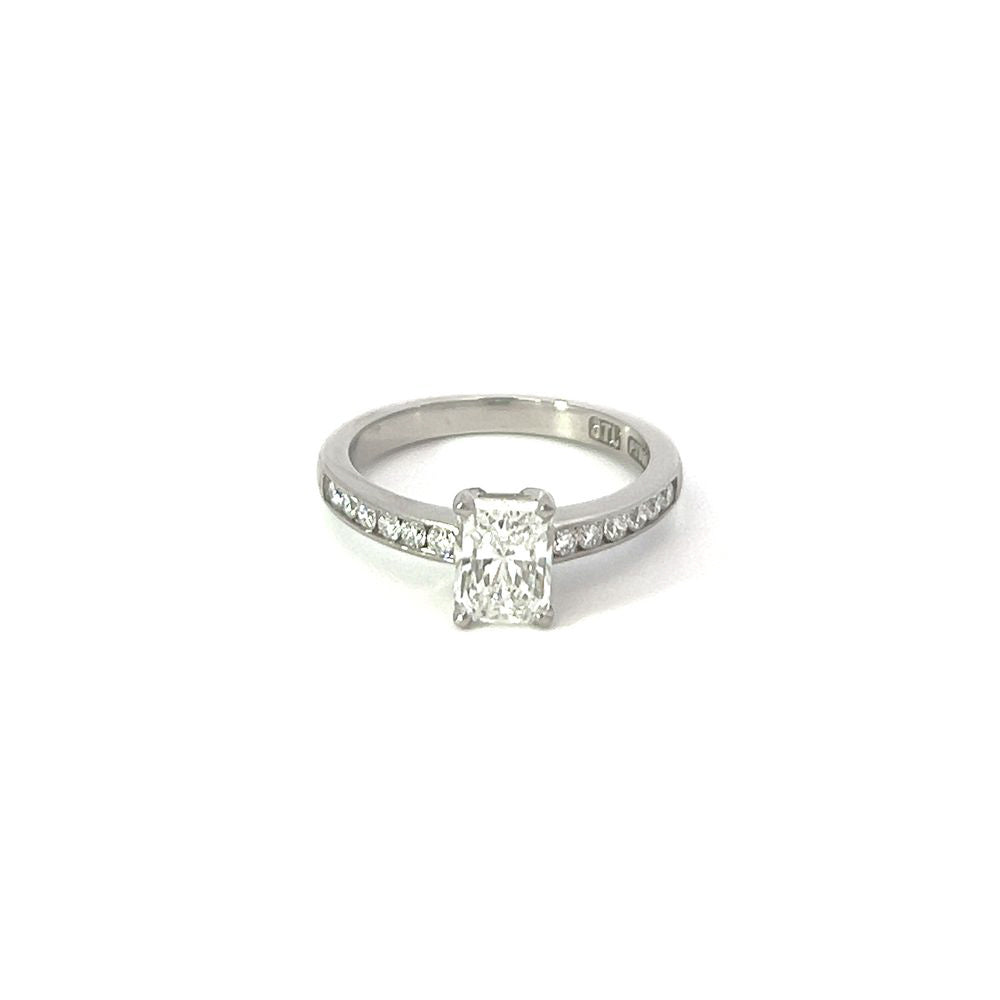 Colourless Radiant Cut Diamond Ring In Platinum