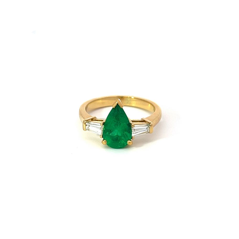 Handmade 1.51ct Columbian Emerald Ring with Baguette Diamonds