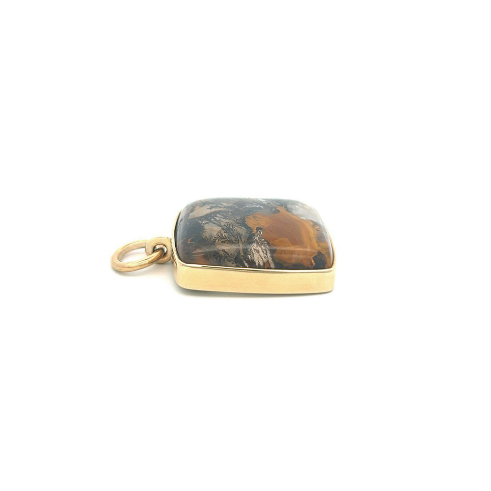 Handmade Yellow Gold Cushion Agate Pendant