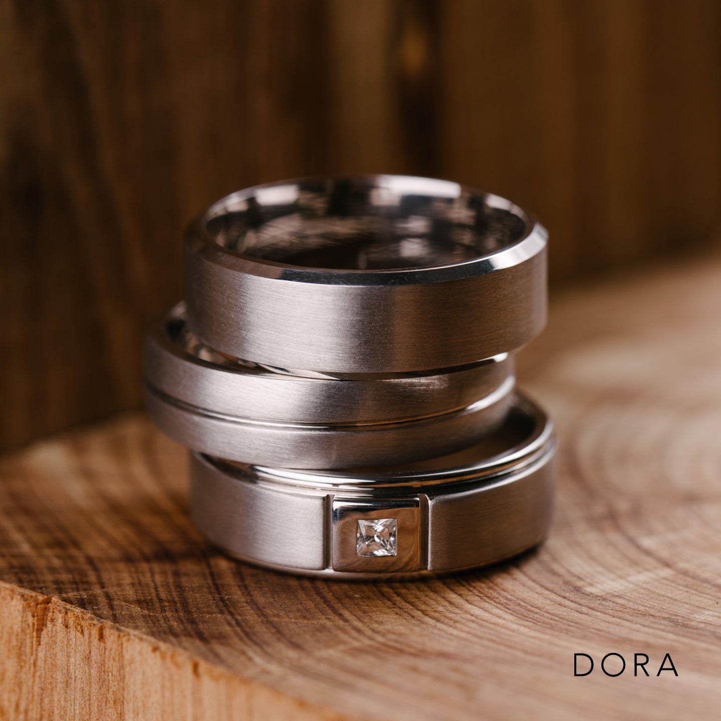 DORA Men's Polished Titanium Ring