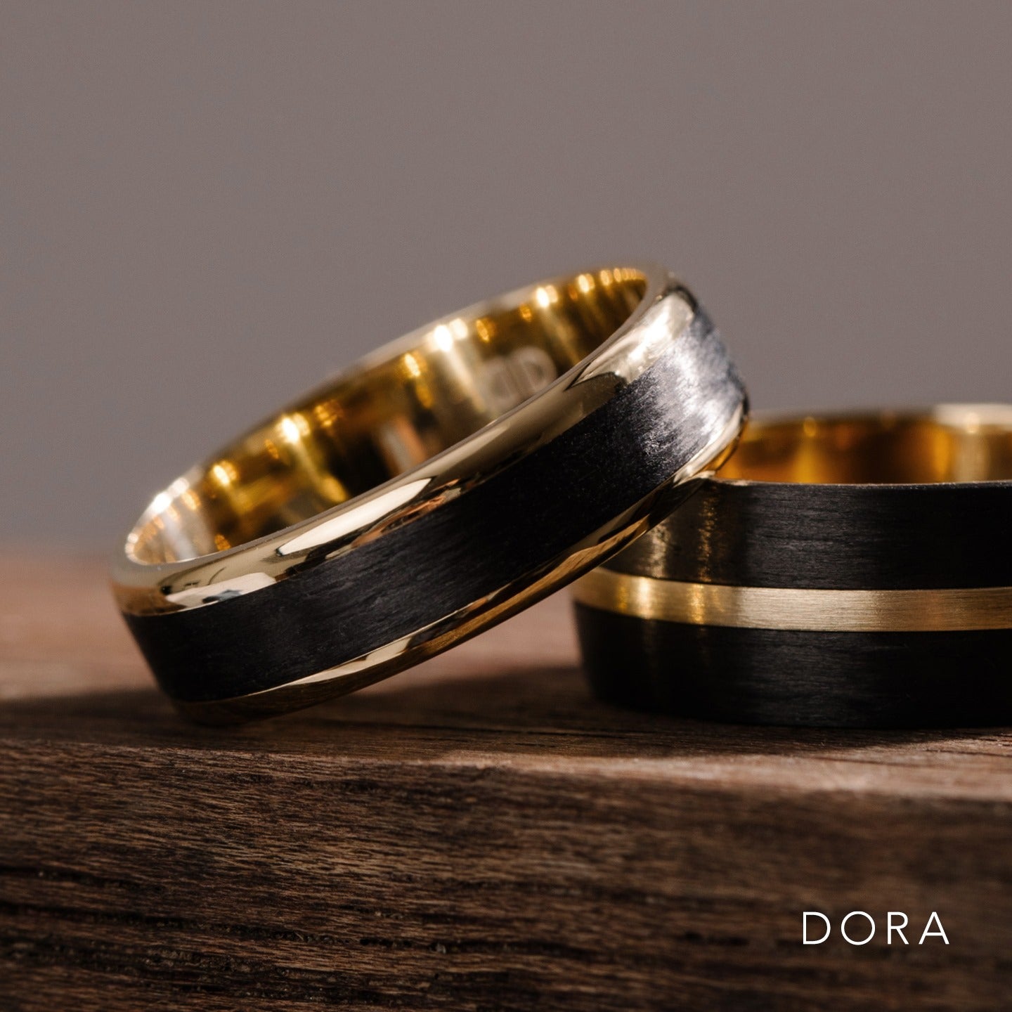 DORA Men's Gold and Carbon Fiber Raised Edges Ring