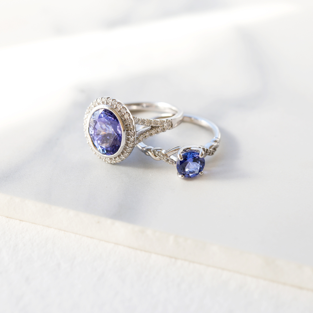 Tanzanite Solitaire Twist Ring in 14ct White Gold