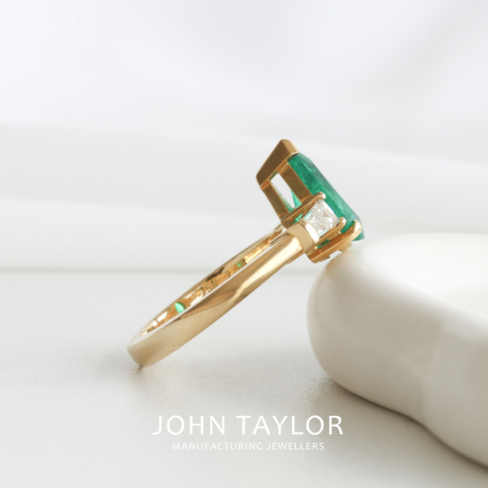 Handmade 1.51ct Columbian Emerald Ring with Baguette Diamonds