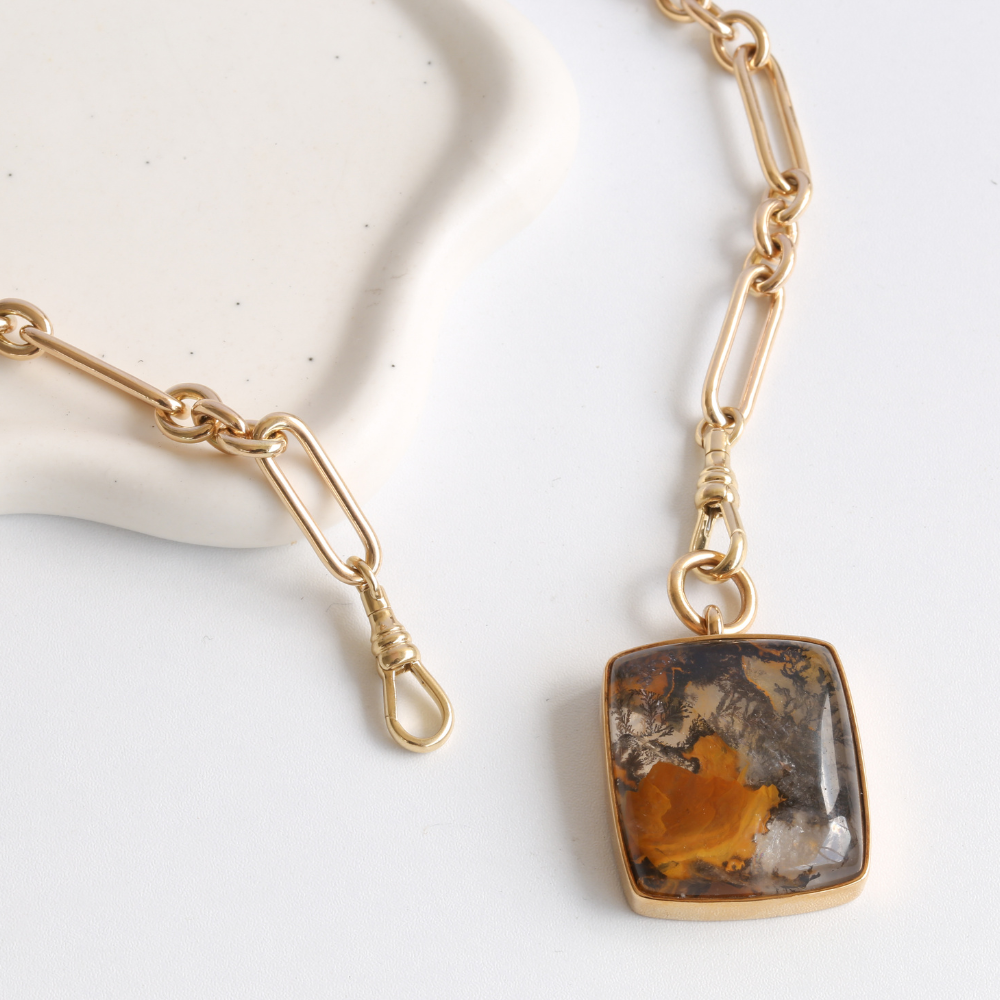 Handmade Yellow Gold Cushion Agate Pendant