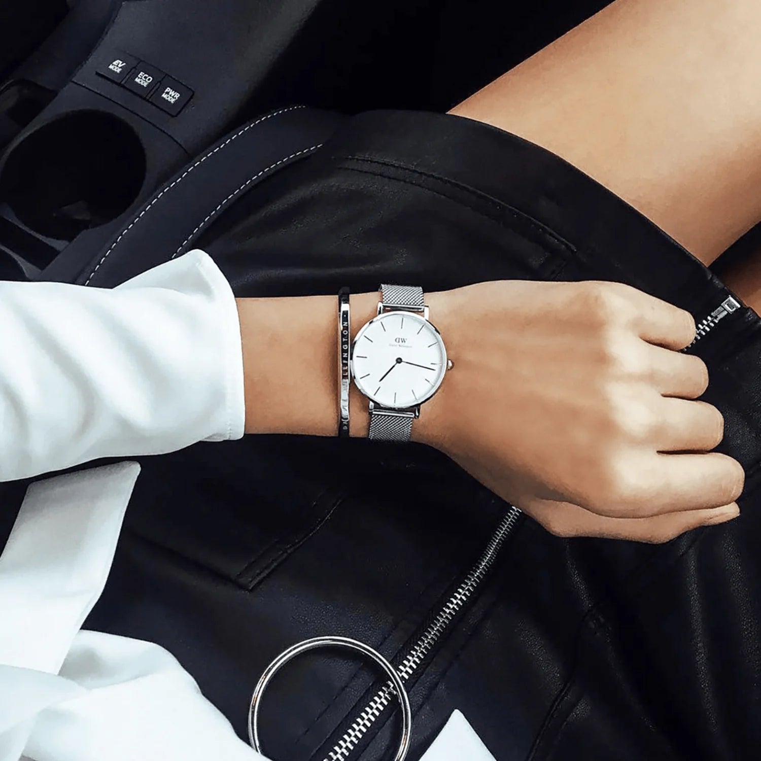 DW Petite Sterling Watch in Silver/White - 28mm