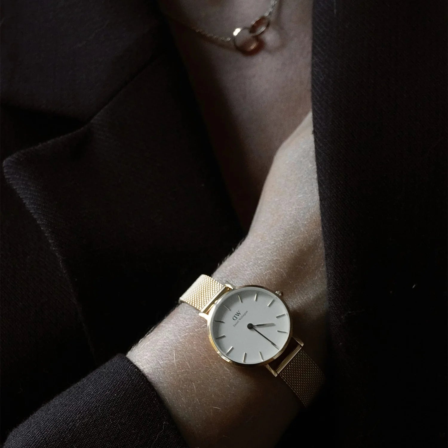DW Petite Evergold Watch in Gold/White - 28mm