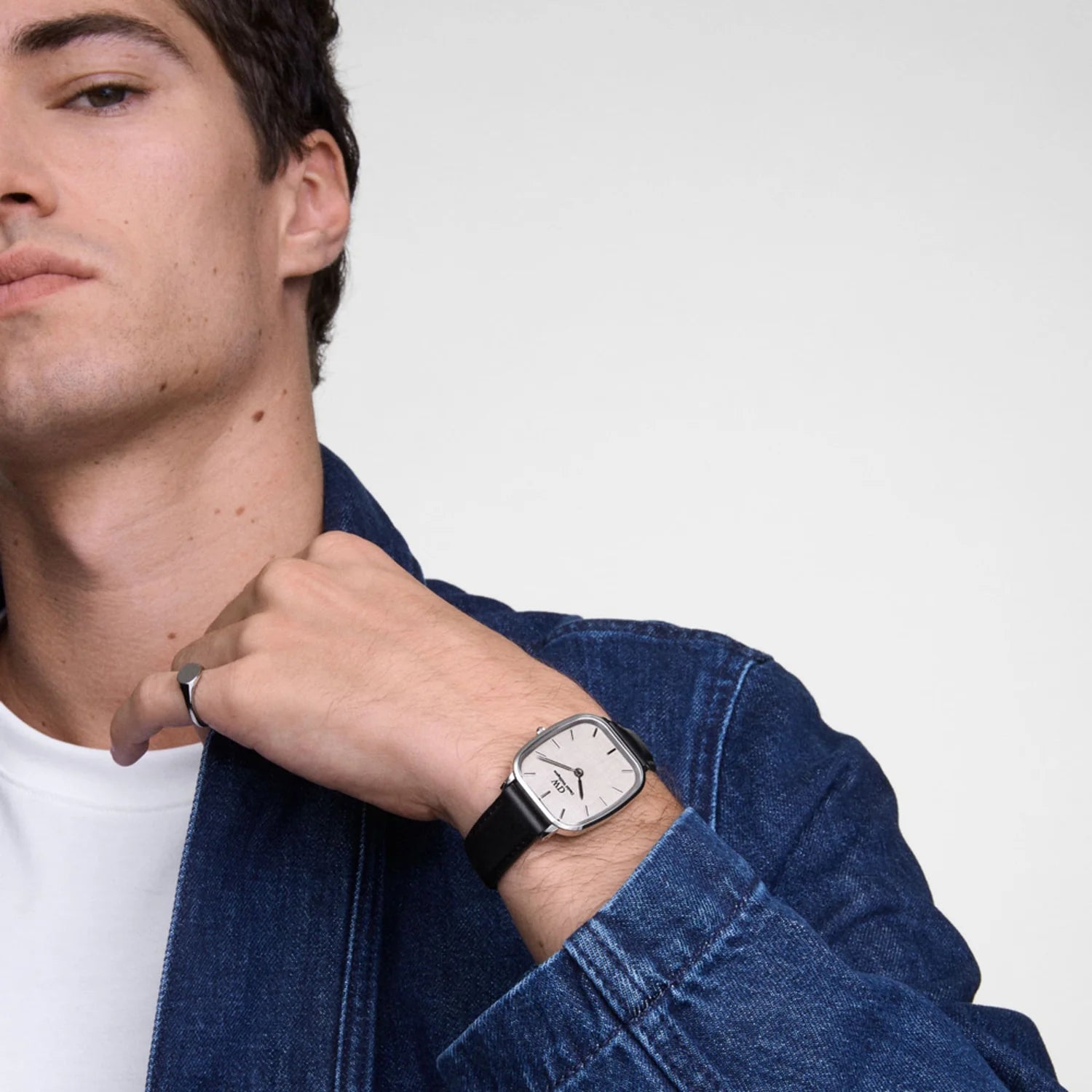 DW Marlon Sheffield Watch in Linen/Sheffield - 32mmx36.3mm