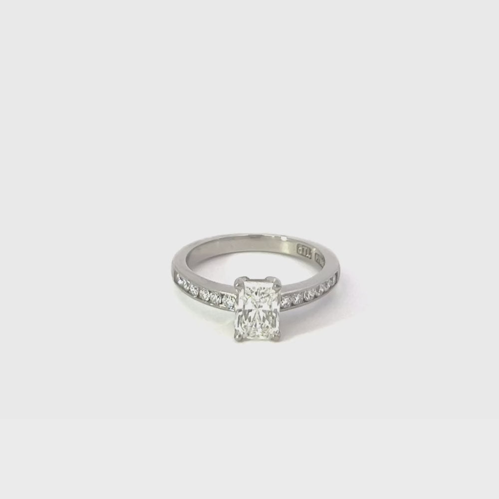 Colourless Radiant Cut Diamond Ring In Platinum